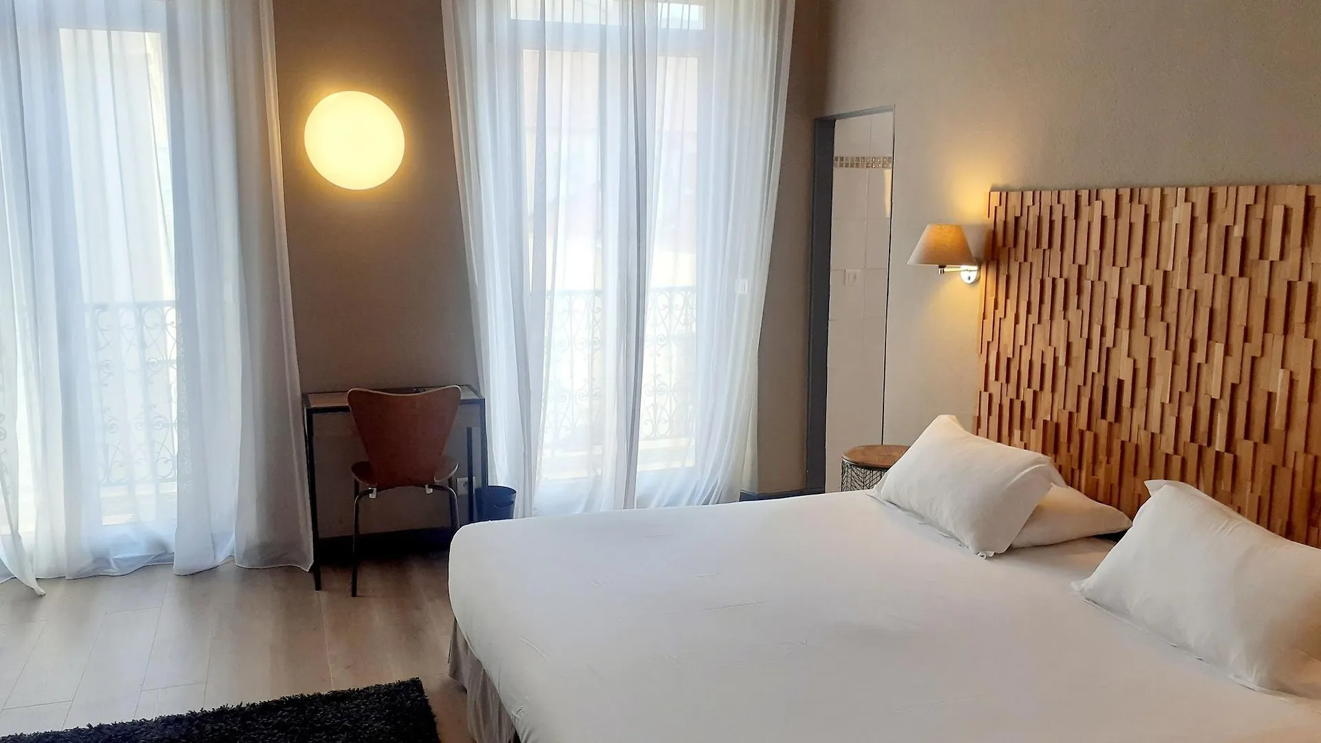 Hotel La Villa Tosca Канны